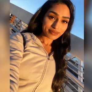 Meet your Posher, Divya